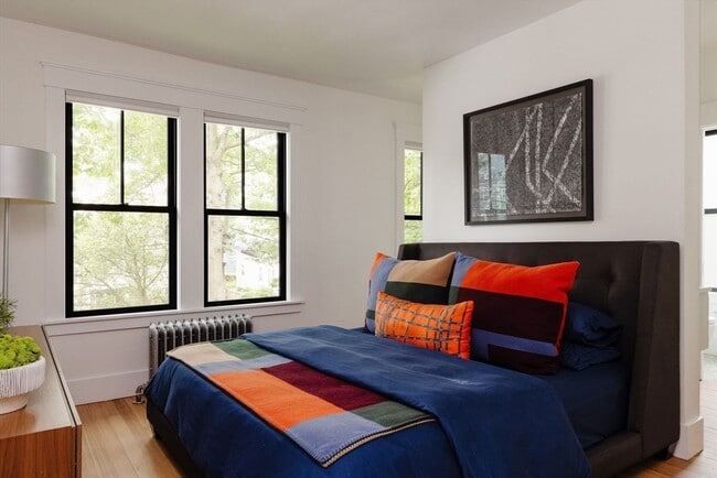 Building Photo - 21 Walnut St