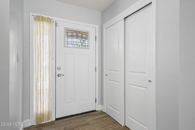 Building Photo - 6 Rockwell Cir