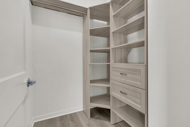 Building Photo - 131 Fable