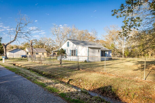 Building Photo - Fully remodeled home for rent!