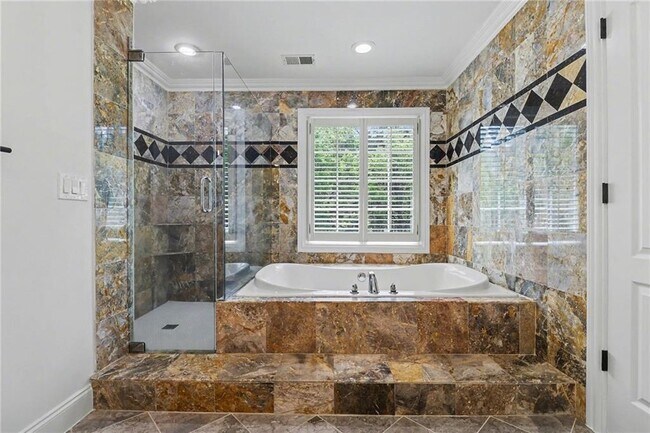 Building Photo - 3950 Spalding Dr