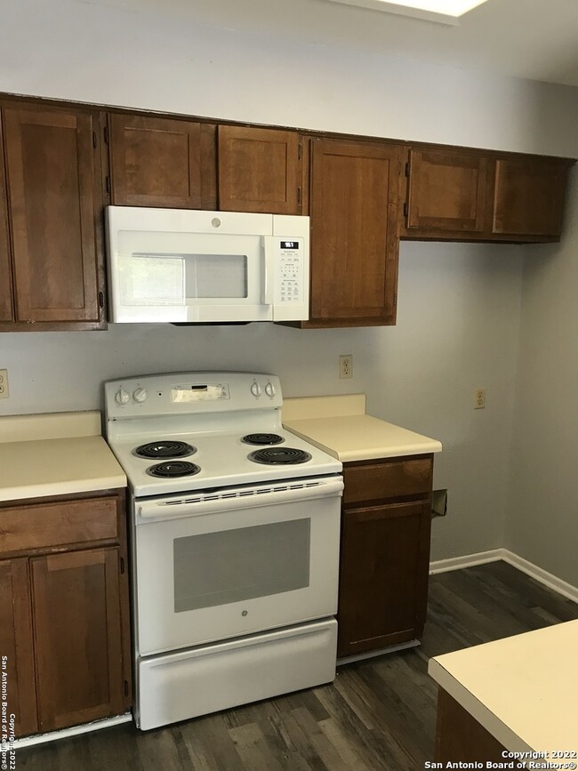 Building Photo - 514 Kellys Way