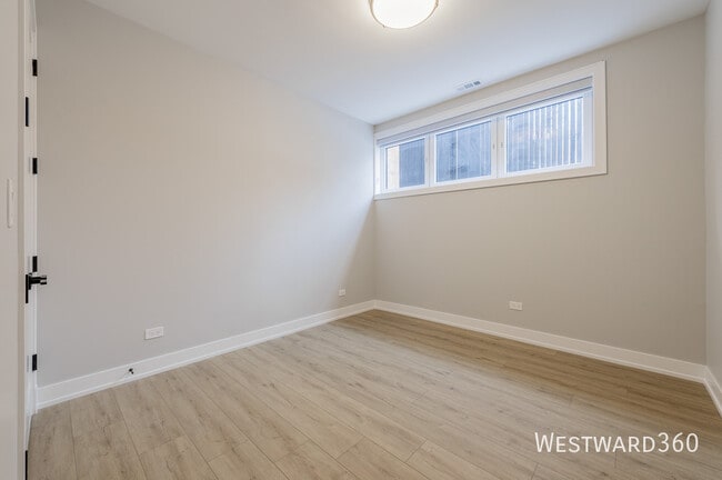 Building Photo - 2351 W Flournoy St