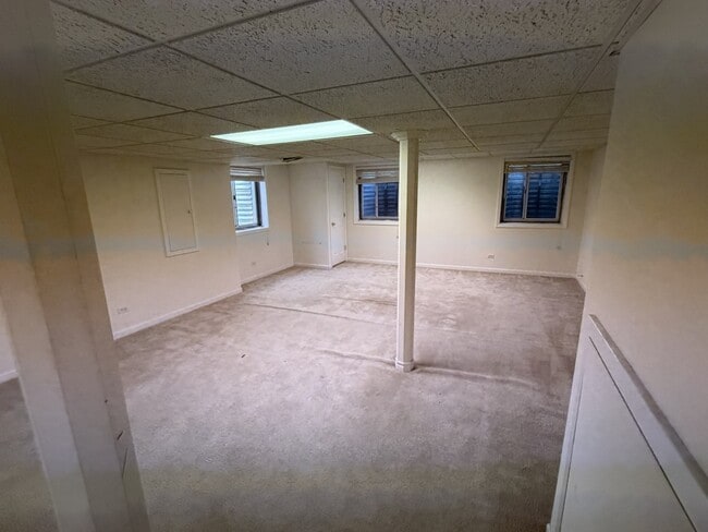 Building Photo - 575 Capital Ln