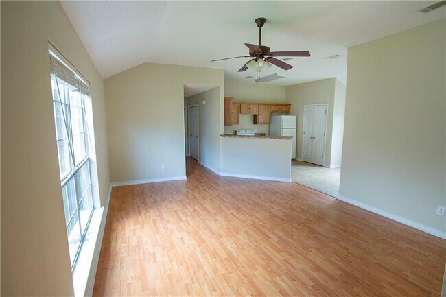 Building Photo - 2159 Seasons Ct