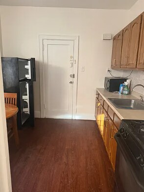 Building Photo - 3164 Ampere Ave