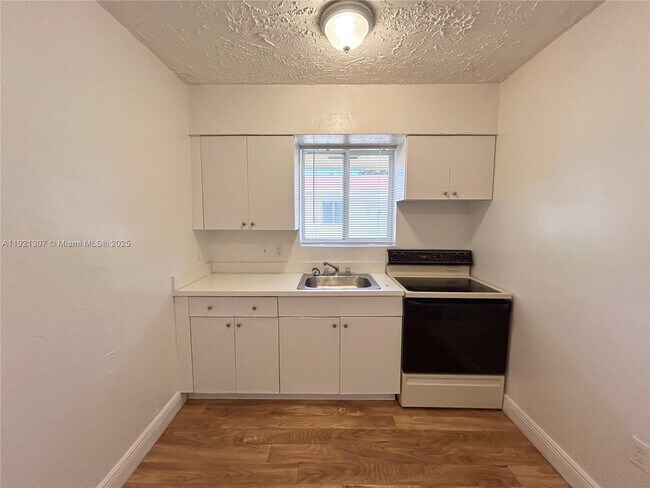 Building Photo - 641 NE 86th St