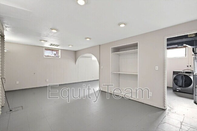 Building Photo - 517 Brunswick Dr