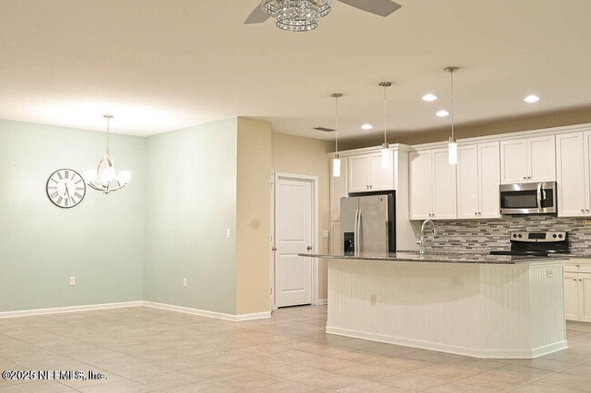 Building Photo - 15736 Spotted Saddle Cir