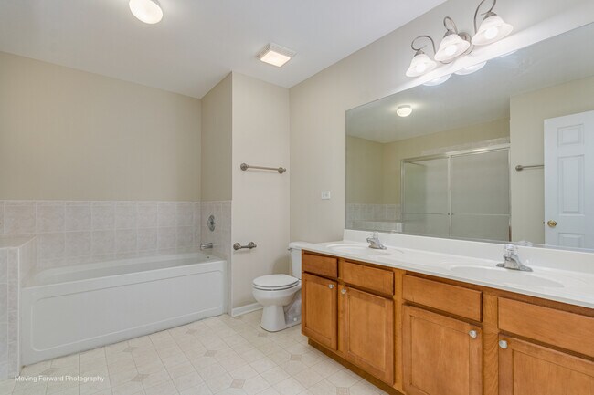 Building Photo - 2417 Stoughton Cir