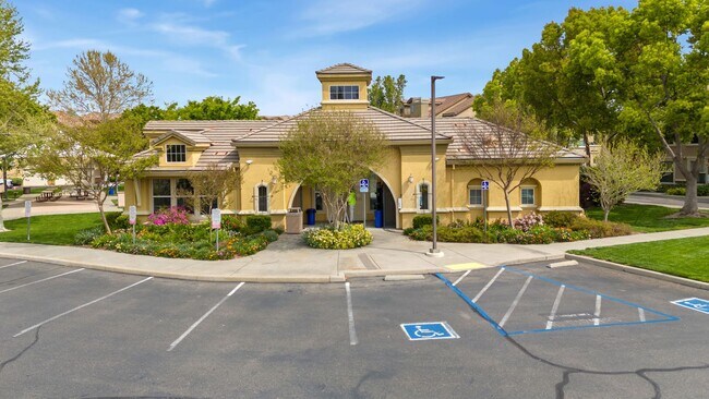 Building Photo - 1316 Milano Dr