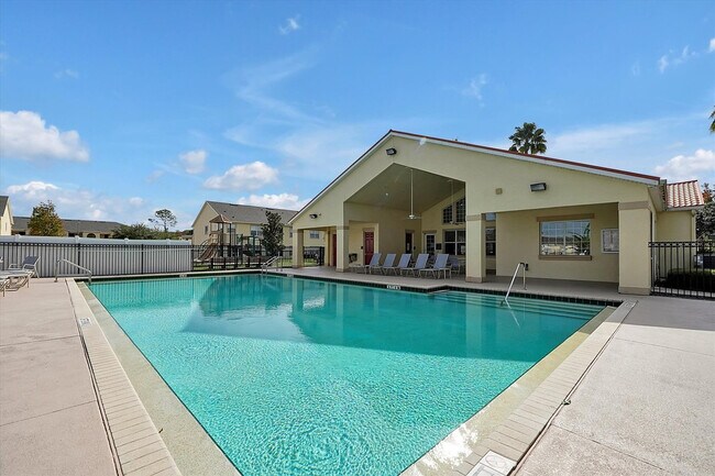 Building Photo - 2722 Club Cortile Cir