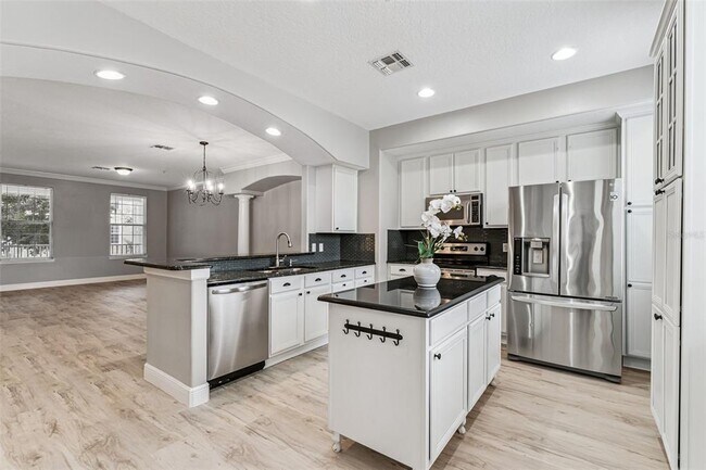 Building Photo - 4571 Virginia Dr