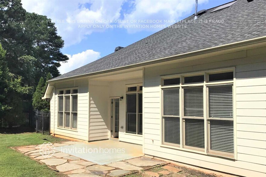 Building Photo - 1035 Fairview Club Cir