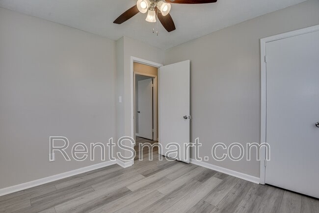 Building Photo - 250 Almon Ct