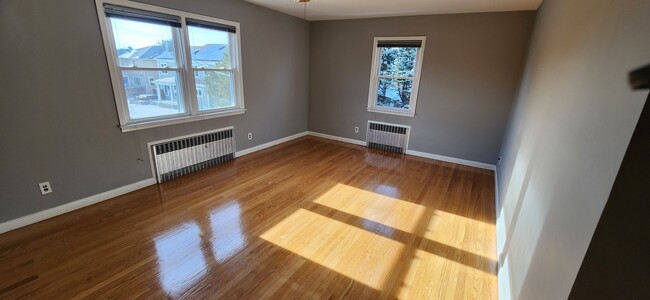 Primary Bedroom - 4 Livingston St