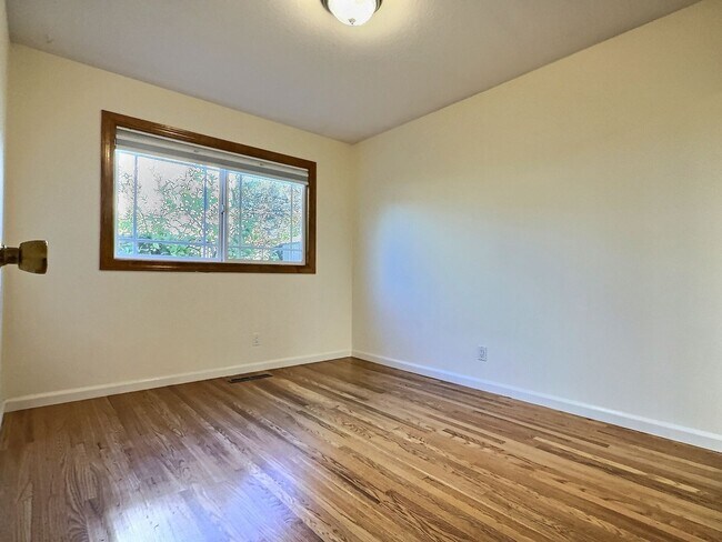 Building Photo - 4BD/2BA – Bright Los Altos cul-de-sac home near top-rated schools
