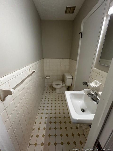 Building Photo - 915 Southview Cir