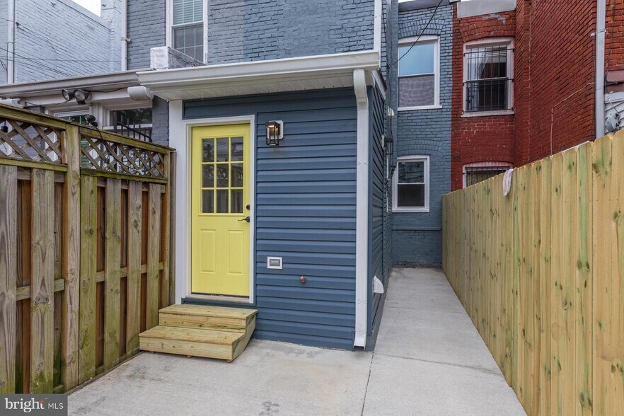 Building Photo - 239 14th Place, NE