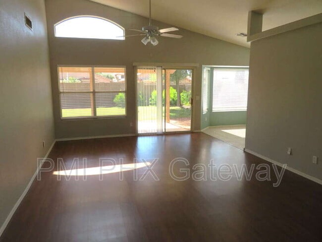 Building Photo - 1331 W Butler Dr