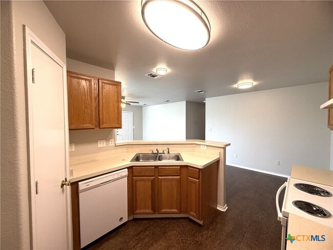 Building Photo - 2744 FM1044