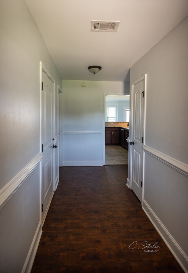 Building Photo - Gorgeous home available from June 10th!