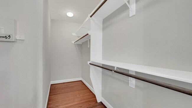 Building Photo - 503 Roy St