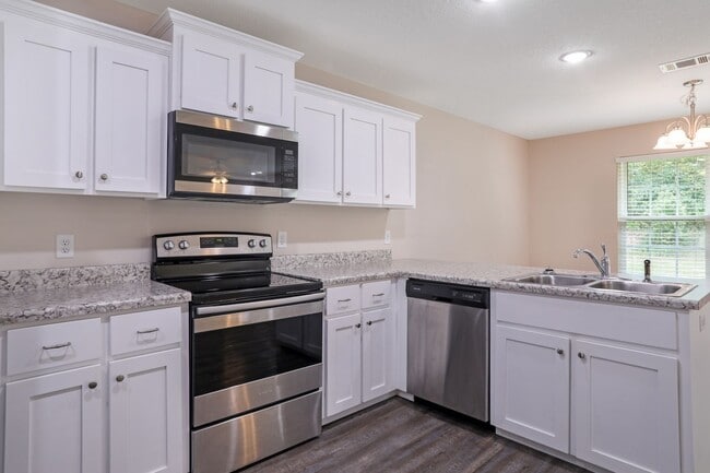 Building Photo - 3bd 2ba HOME FOR RENT!