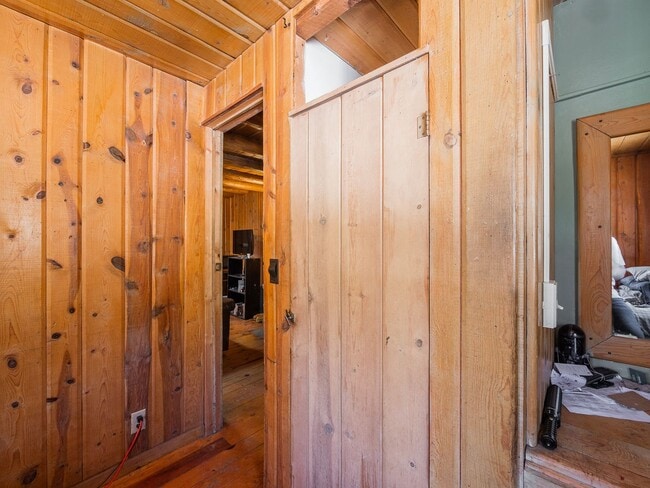 Building Photo - 6537 S Brook Forest Rd