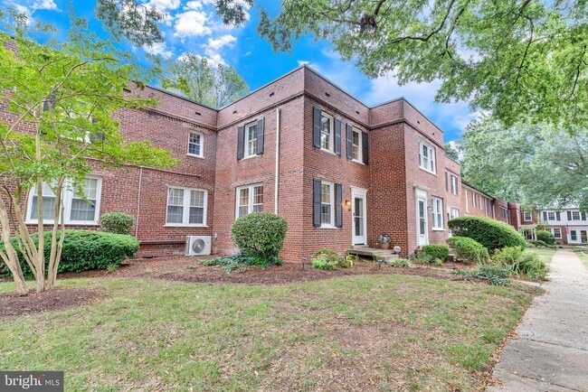 Building Photo - 2600 16th St S