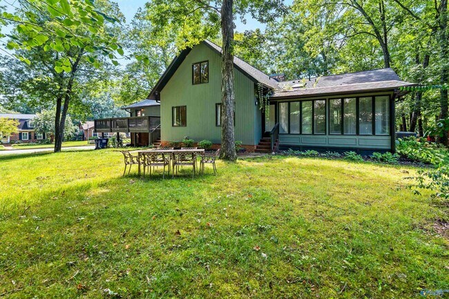 Building Photo - 7705 Foxfire Dr SE