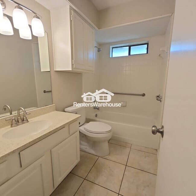 Building Photo - FOR RENT - MOVE IN READY - 3BEDS 2BATHS