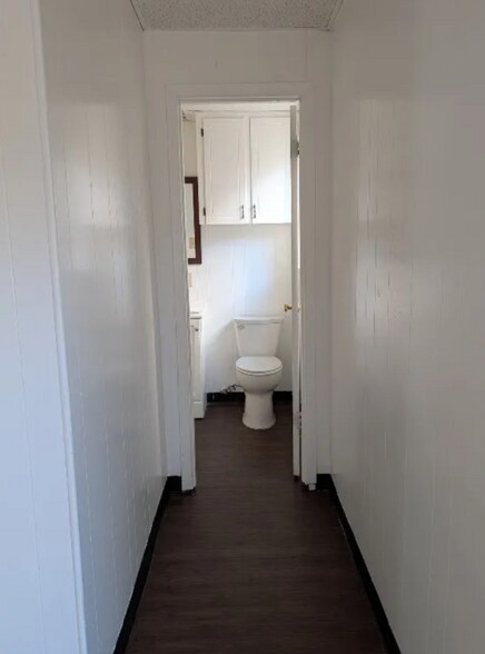 Building Photo - 103 Holland St