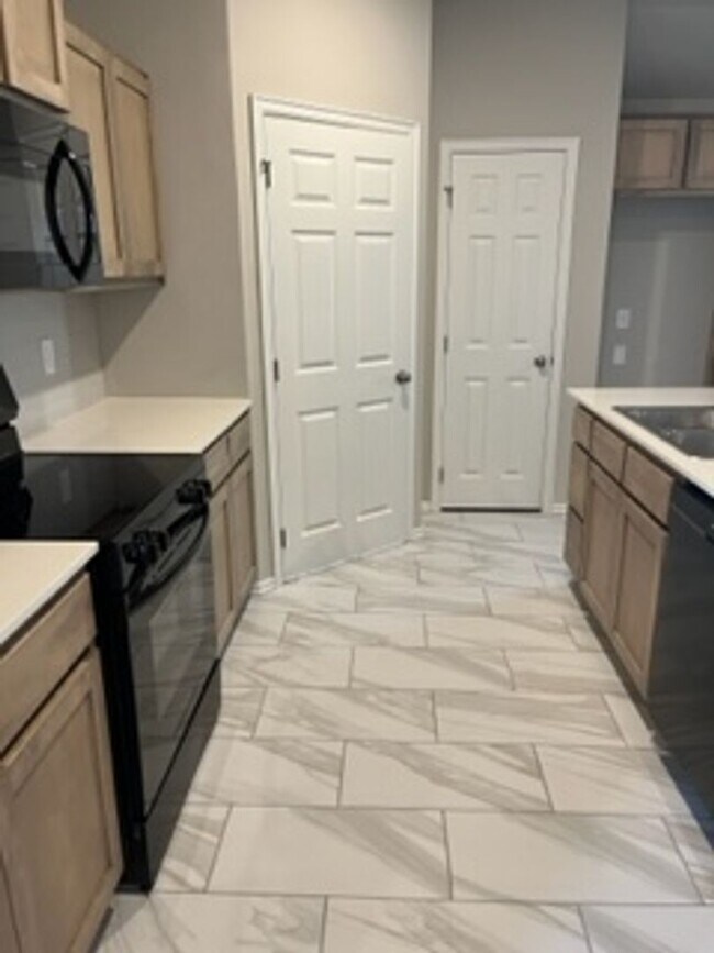 Building Photo - 1st Month Free!