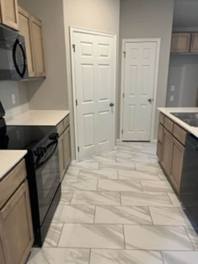 Building Photo - 2916 NW 195th St