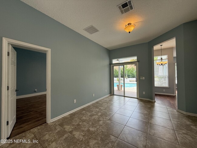 Building Photo - 1319 N Kyle Way