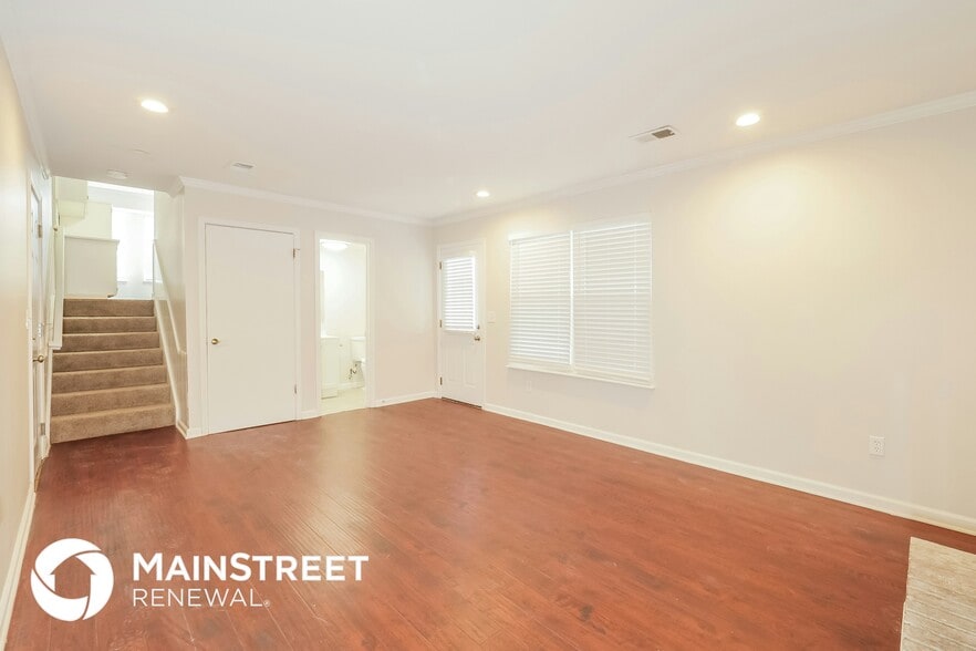 Building Photo - 1800 E Sheridan Bridge Ln