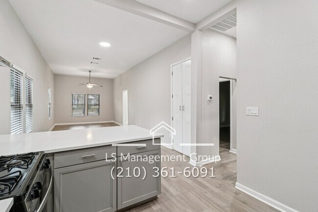 Building Photo - 622 Denver Blvd