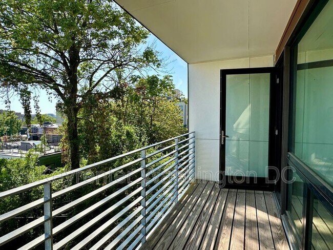 Building Photo - 1460 Belmont St NW