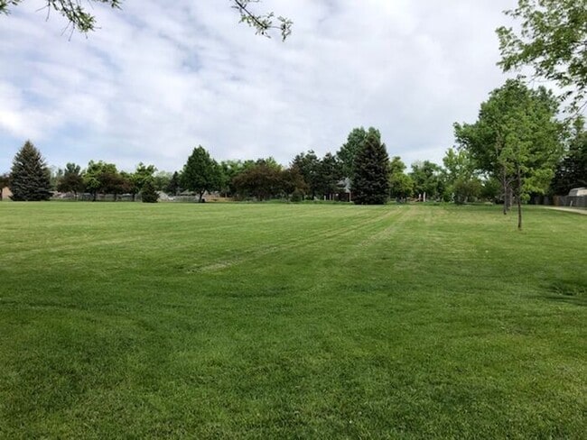 Building Photo - MOVE IN SPECIAL! $1,200 OFF FIRST FULL MON...