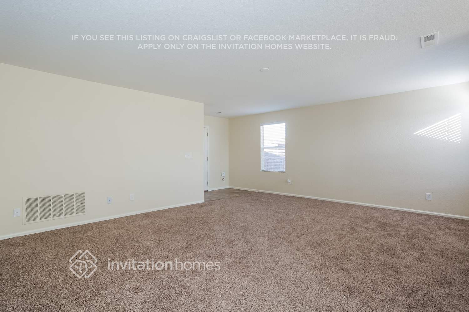 Building Photo - 729 Canyon Ln