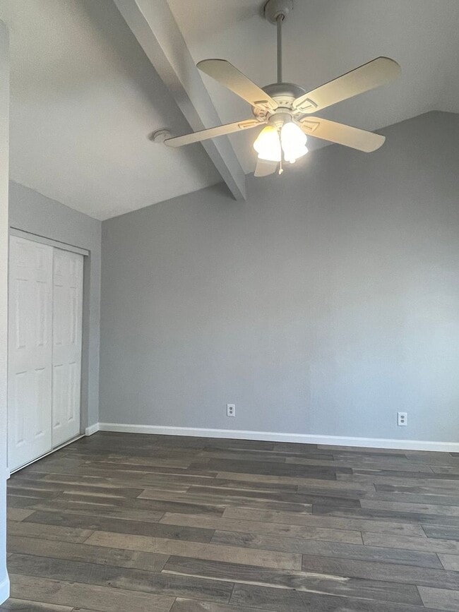 Building Photo - SPACIOUS 4 BED 2 BATH HOUSE WITH LARGE FENCED BACKYARD IN SHASTA LAKE