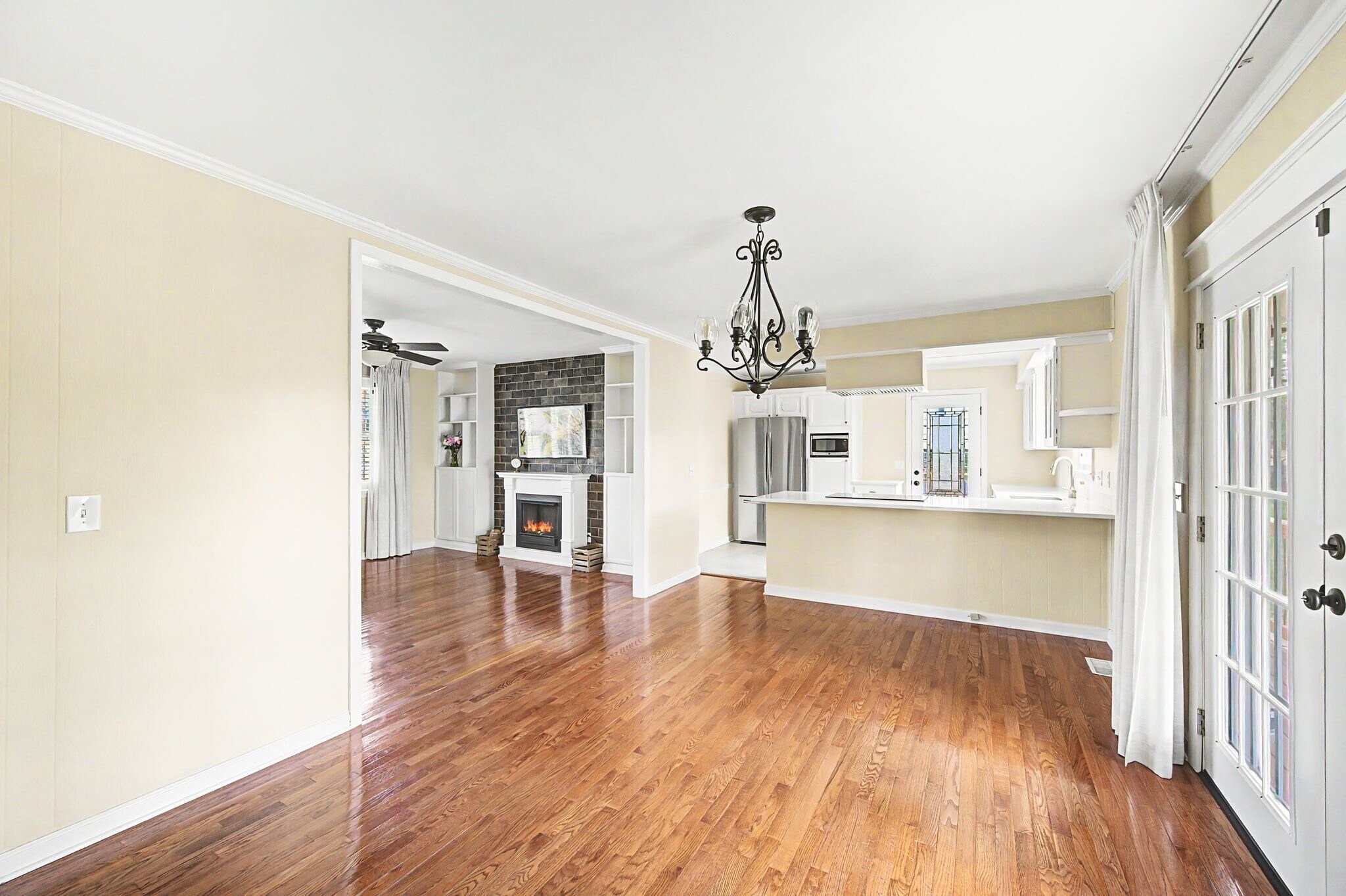 Building Photo - 4509 Baton Rouge Dr