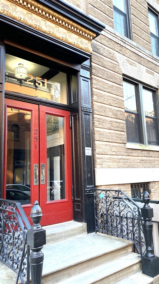 Building Photo - 251 10th St