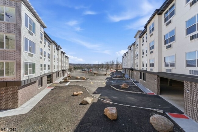 Building Photo - 95 Shepherds Ln