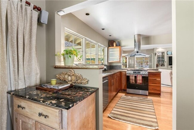 Building Photo - 465 Eastland Dr