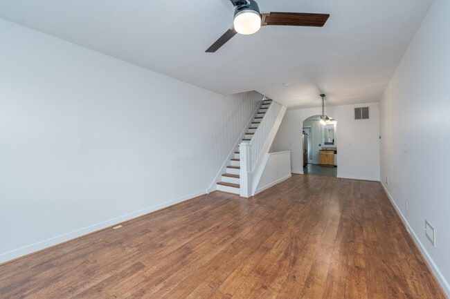 Building Photo - 5 N Linwood Ave