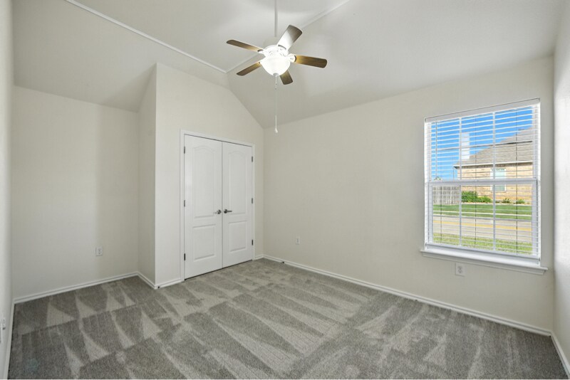 Building Photo - 5328 Sioux Creek Ln