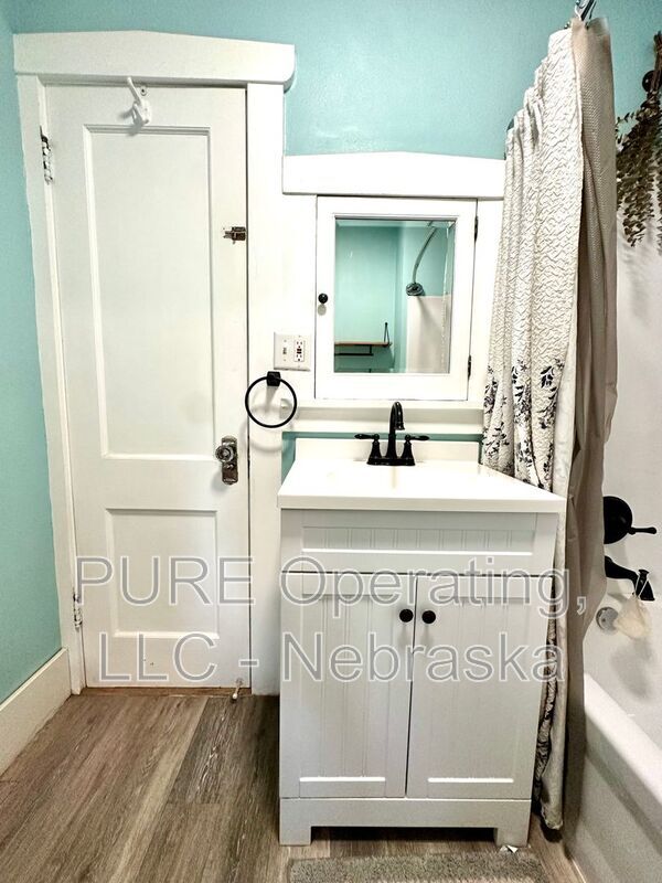 Building Photo - 5011 Miami St