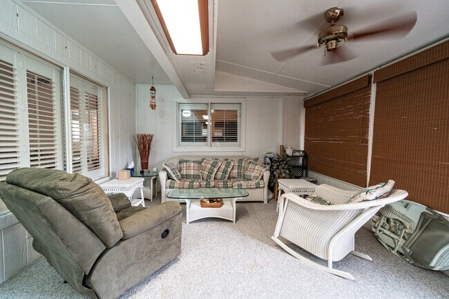 Building Photo - 3026 S Peach Hollow Cir